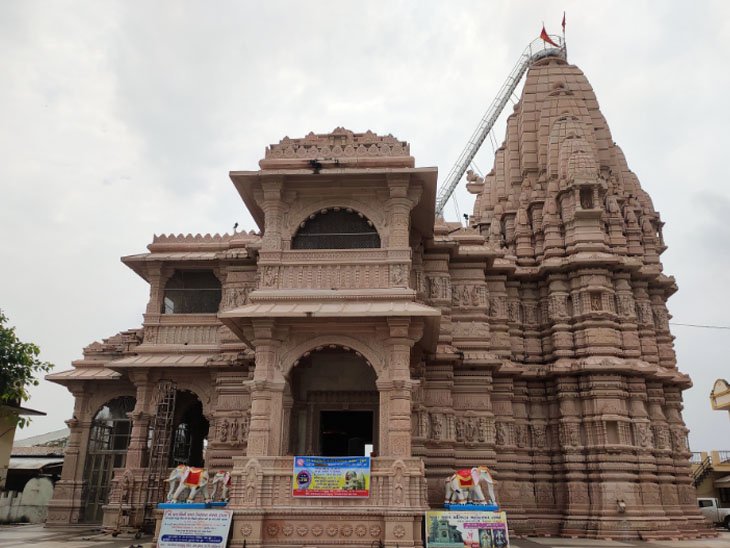 ​​​​​​​વરદાયિની માતા મંદિરનો જિર્ણોદ્ધાર પૂર્ણતાના આરે, જાન્યુઆરી-2023માં પુન: પ્રાણ પ્રતિષ્ઠા મહોત્સવ, મહાયજ્ઞ યોજાશે | The renovation of Varadini’s mother temple will be held in January-2018, the Prana Pratishtha Mahotsav, Mahayagya.
